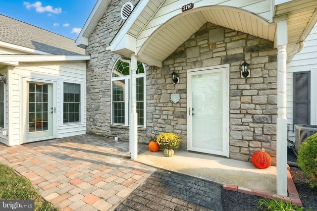 2176 BAYBERRY LN, York, PA 17403
