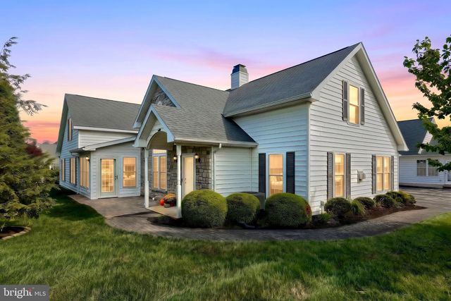2176 BAYBERRY LN, York, PA 17403