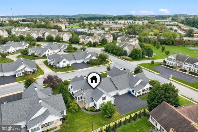 2176 BAYBERRY LN, York, PA 17403