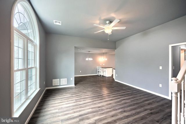 2176 BAYBERRY LN, York, PA 17403