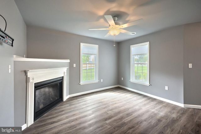 2176 BAYBERRY LN, York, PA 17403