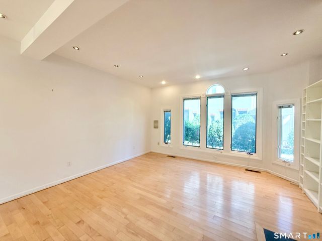 869 Orange Street 7W, New Haven, CT 06511