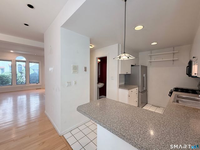 869 Orange Street 7W, New Haven, CT 06511