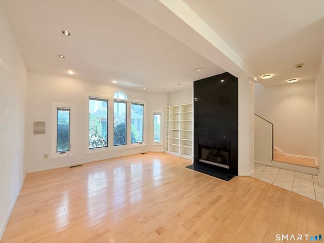869 Orange Street 7W, New Haven, CT 06511
