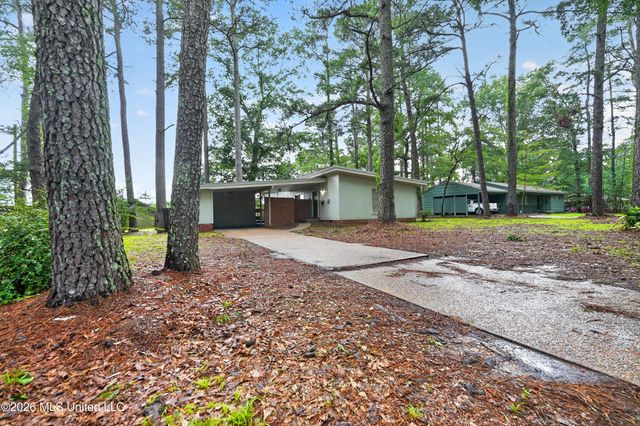 5435 Wayneland Drive, Jackson, MS 39211