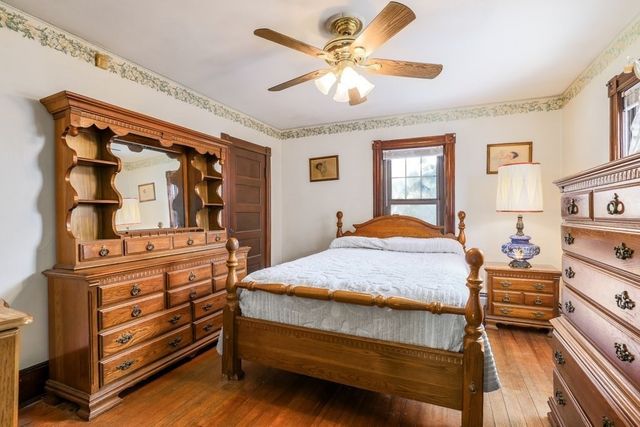 886 Canterbury St, Boston, MA 02131