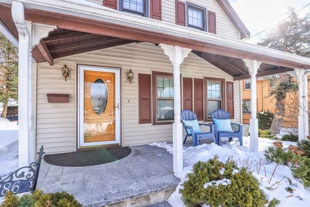 886 Canterbury St, Boston, MA 02131