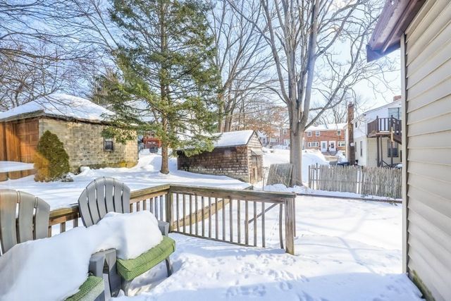 886 Canterbury St, Boston, MA 02131