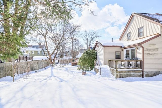 886 Canterbury St, Boston, MA 02131