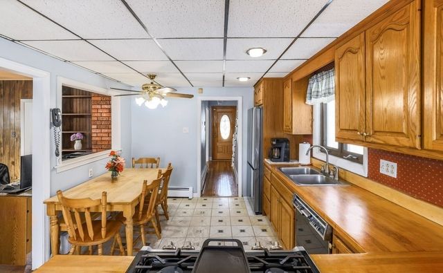 886 Canterbury St, Boston, MA 02131