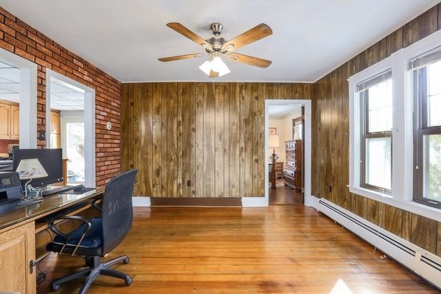 886 Canterbury St, Boston, MA 02131