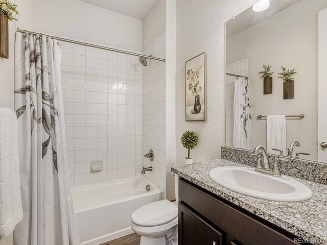 22692 E Narrowleaf Cir, Aurora, CO 80016