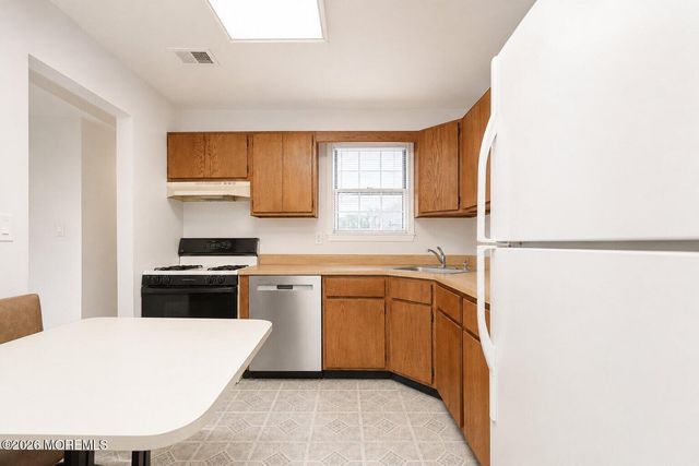 29 Lindsey Circle 29, Old Bridge, NJ 08857
