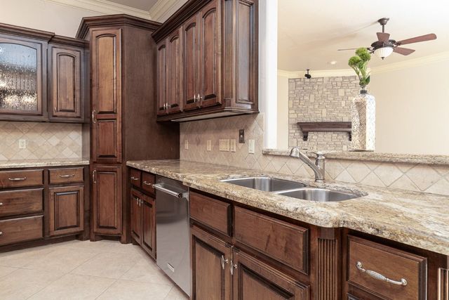 412 Flint Ridge Court, Norman, OK 73072