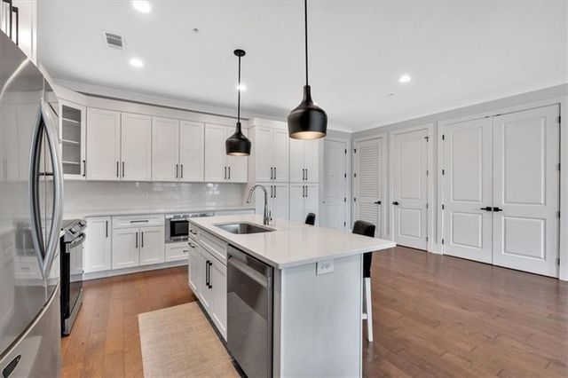 6890 Peachtree Dunwoody Road 303, Atlanta, GA 30328