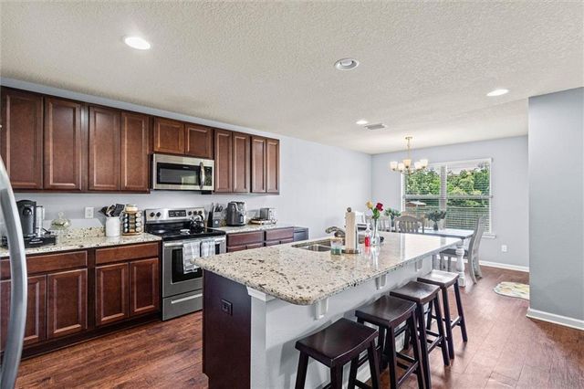 8405 Calgary Drive, Mobile, AL 36695