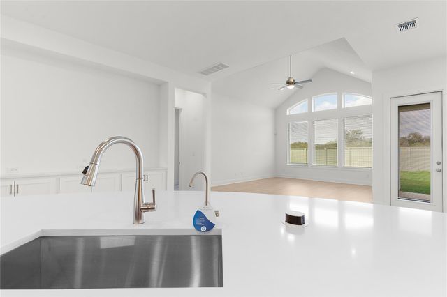 329 Oak Blossom RD, Liberty Hill, TX 78642