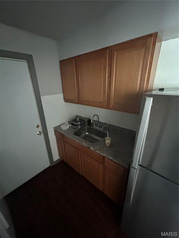 6133 Washington Avenue, Berkeley, MO 63134