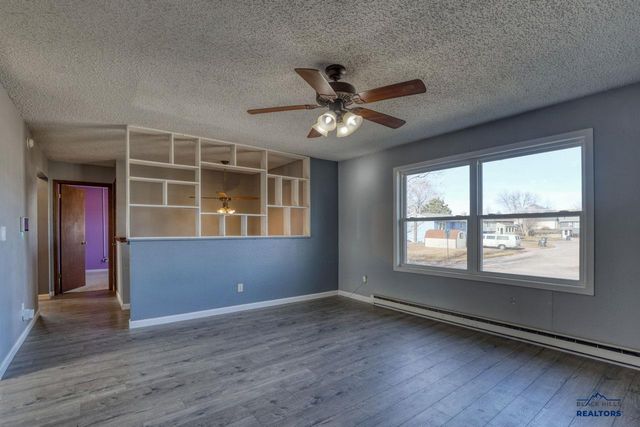 529 BLUEBIRD DR, Box Elder, SD 57718