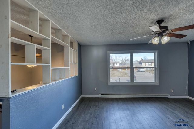 529 BLUEBIRD DR, Box Elder, SD 57718