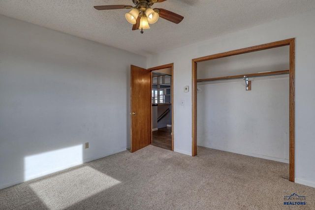 529 BLUEBIRD DR, Box Elder, SD 57718