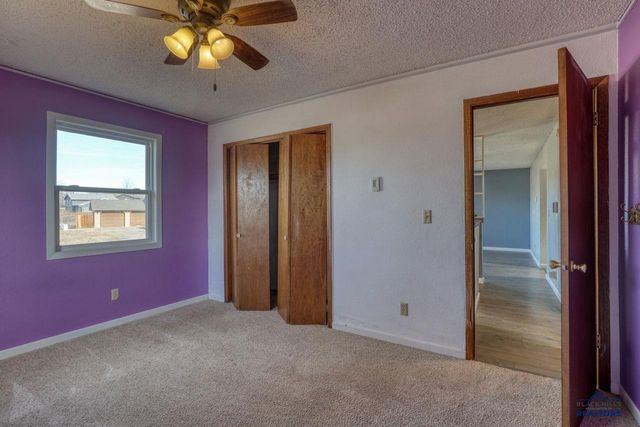 529 BLUEBIRD DR, Box Elder, SD 57718