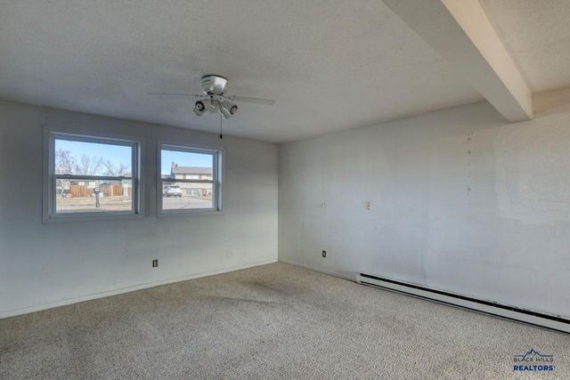 529 BLUEBIRD DR, Box Elder, SD 57718