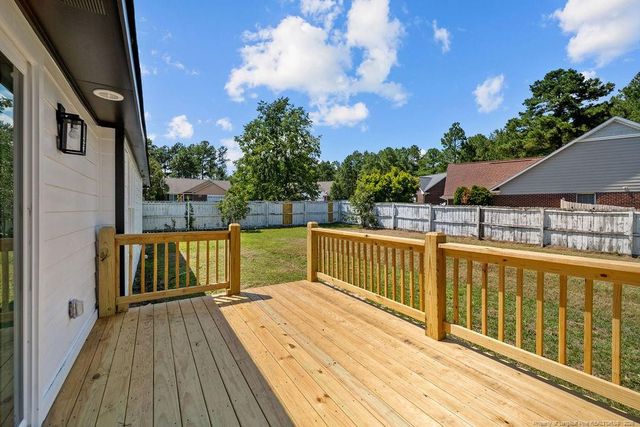 119 Hollow Lane, Raeford, NC 28376