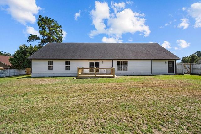 119 Hollow Lane, Raeford, NC 28376
