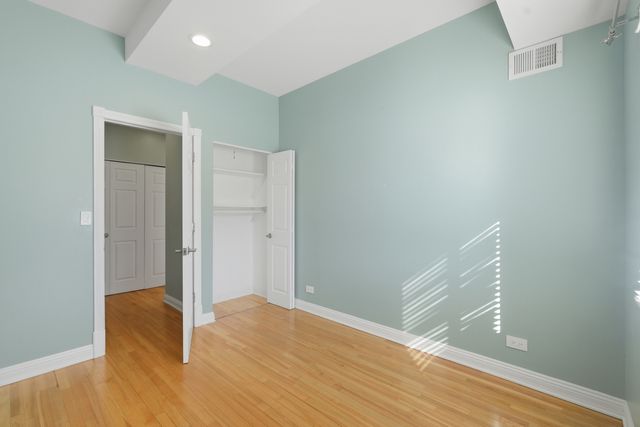 1463 Mercury Drive 115, Schaumburg, IL 60193