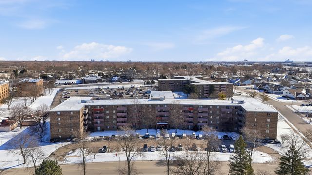 1463 Mercury Drive 115, Schaumburg, IL 60193