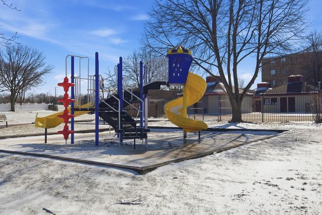 1463 Mercury Drive 115, Schaumburg, IL 60193