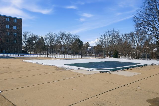 1463 Mercury Drive 115, Schaumburg, IL 60193