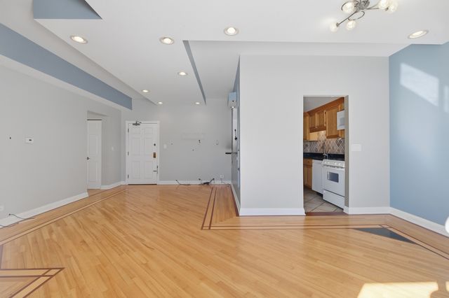 1463 Mercury Drive 115, Schaumburg, IL 60193