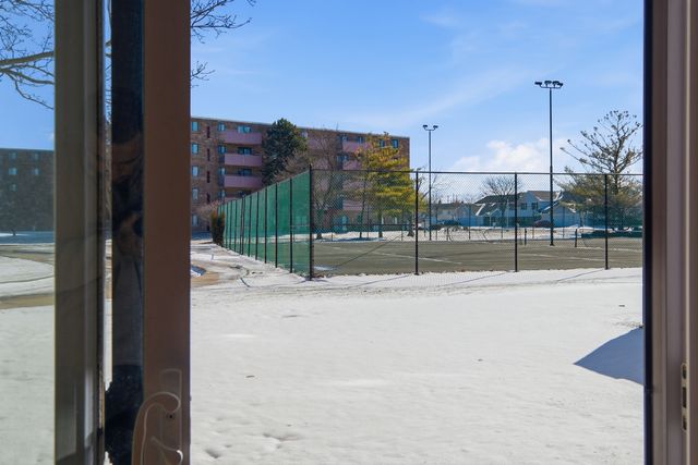 1463 Mercury Drive 115, Schaumburg, IL 60193