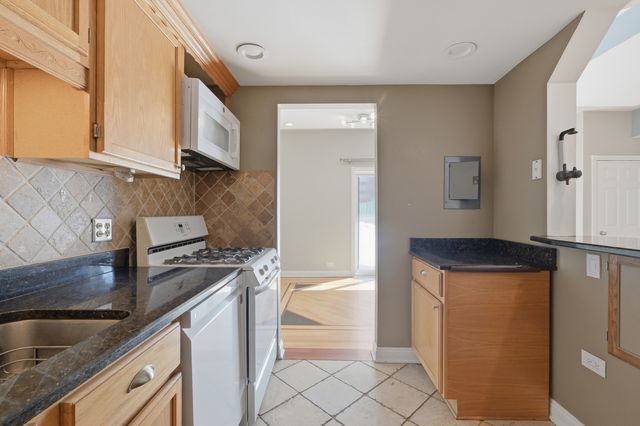 1463 Mercury Drive 115, Schaumburg, IL 60193