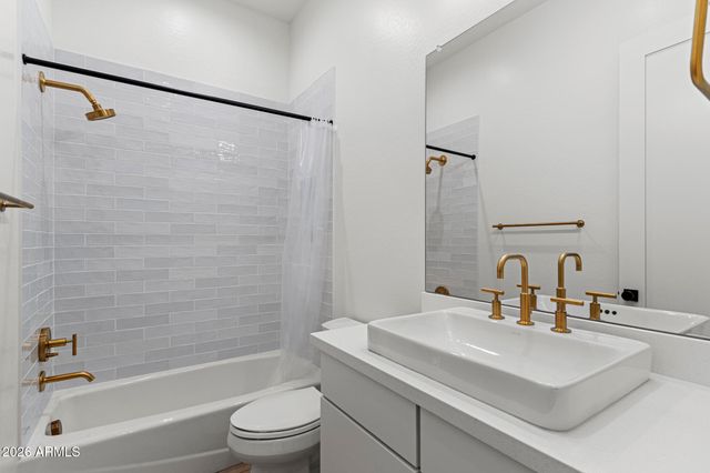 17932 W MOUNTAINAIR Street, Surprise, AZ 85388
