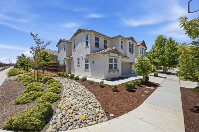 1702 Plumas Drive, Lathrop, CA 95330