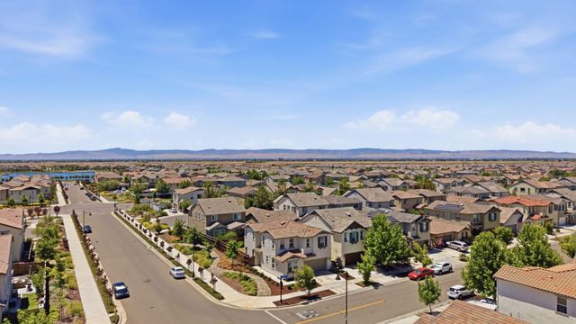 1702 Plumas Drive, Lathrop, CA 95330