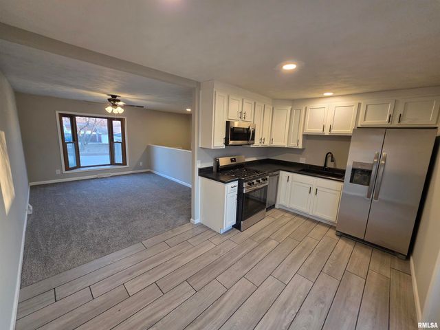 1921 N ALBANY Street, Springfield, IL 62702