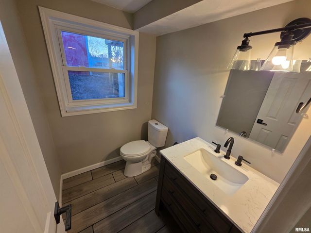 1921 N ALBANY Street, Springfield, IL 62702