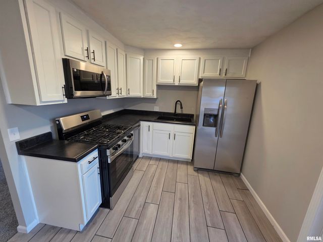 1921 N ALBANY Street, Springfield, IL 62702