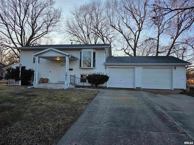 1921 N ALBANY Street, Springfield, IL 62702