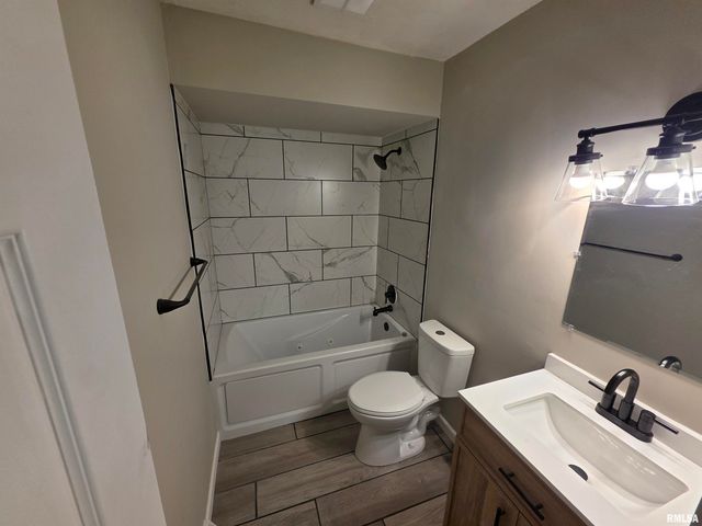 1921 N ALBANY Street, Springfield, IL 62702