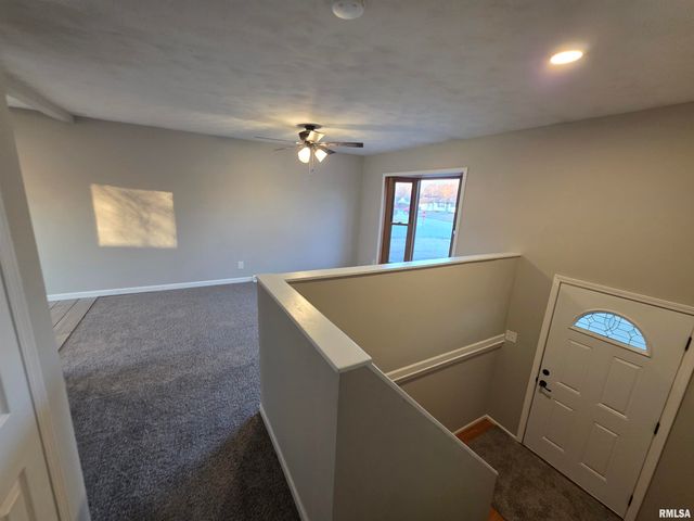 1921 N ALBANY Street, Springfield, IL 62702