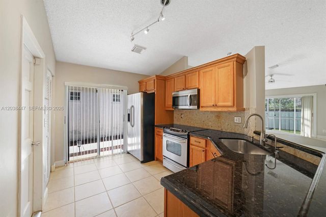 200 NW 75th Terrace, Plantation, FL 33317