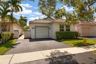 200 NW 75th Terrace, Plantation, FL 33317