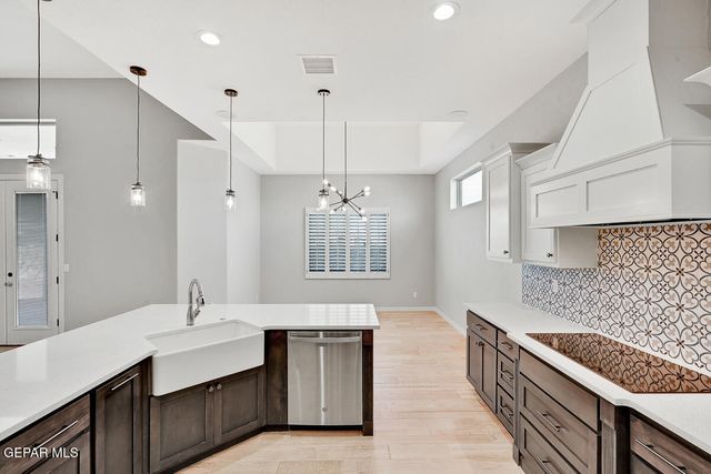 309 Emerald Pearl Drive, Horizon City, TX 79928