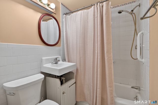 42 Ezra Street, North Haven, CT 06473