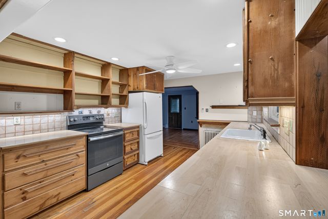 42 Ezra Street, North Haven, CT 06473